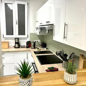 Homestay Les De Cedric Iconic Tram Gare Pour Personnes Calmes, Nice